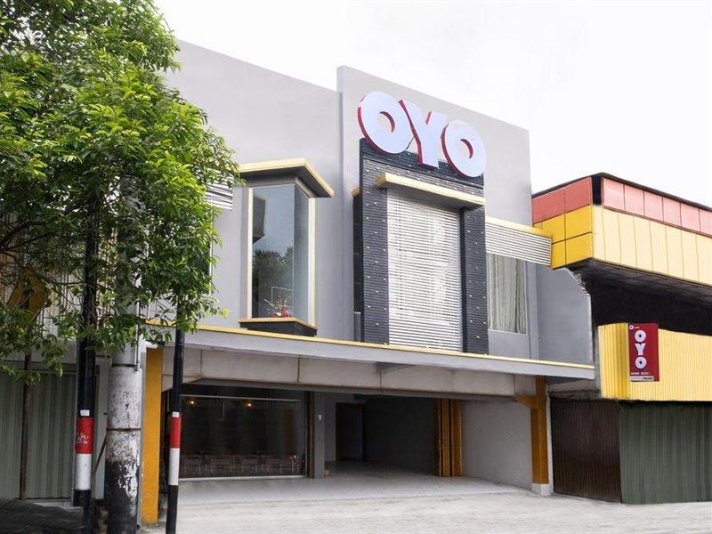 Hotel Crown Near Tugu Mitra Reddoorz Yogyakarta
