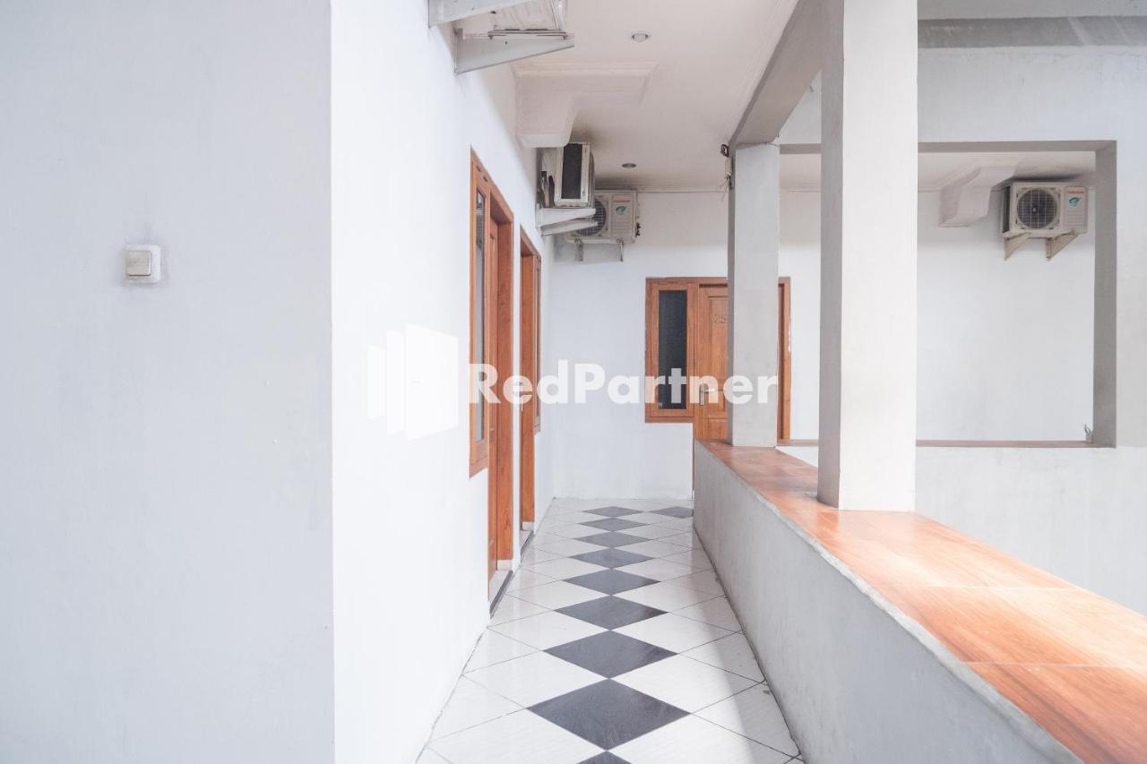 Crown Near Tugu Mitra Reddoorz 2* Yogyakarta